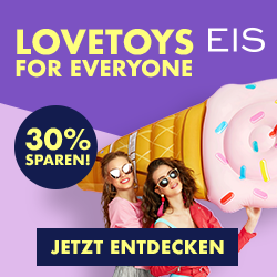 Werbebanner Eis.de 30 Prozent sparen auf Lovetoys und Dessous Jetzt entdecken Lächelnde Frau in einem Retro Shirt mit Lollipop