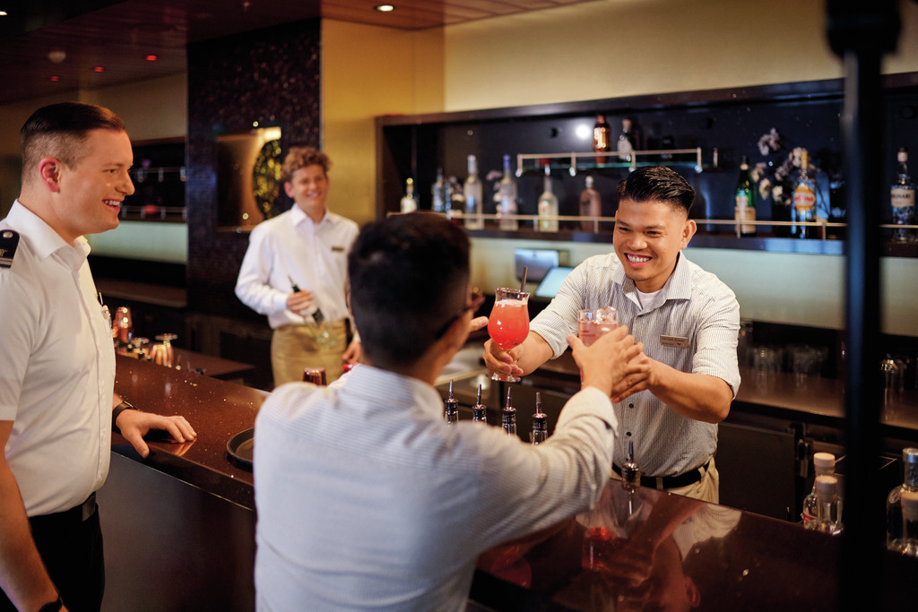 Cocktail Bar Barkeeper Kreuzfahrt Tipps
